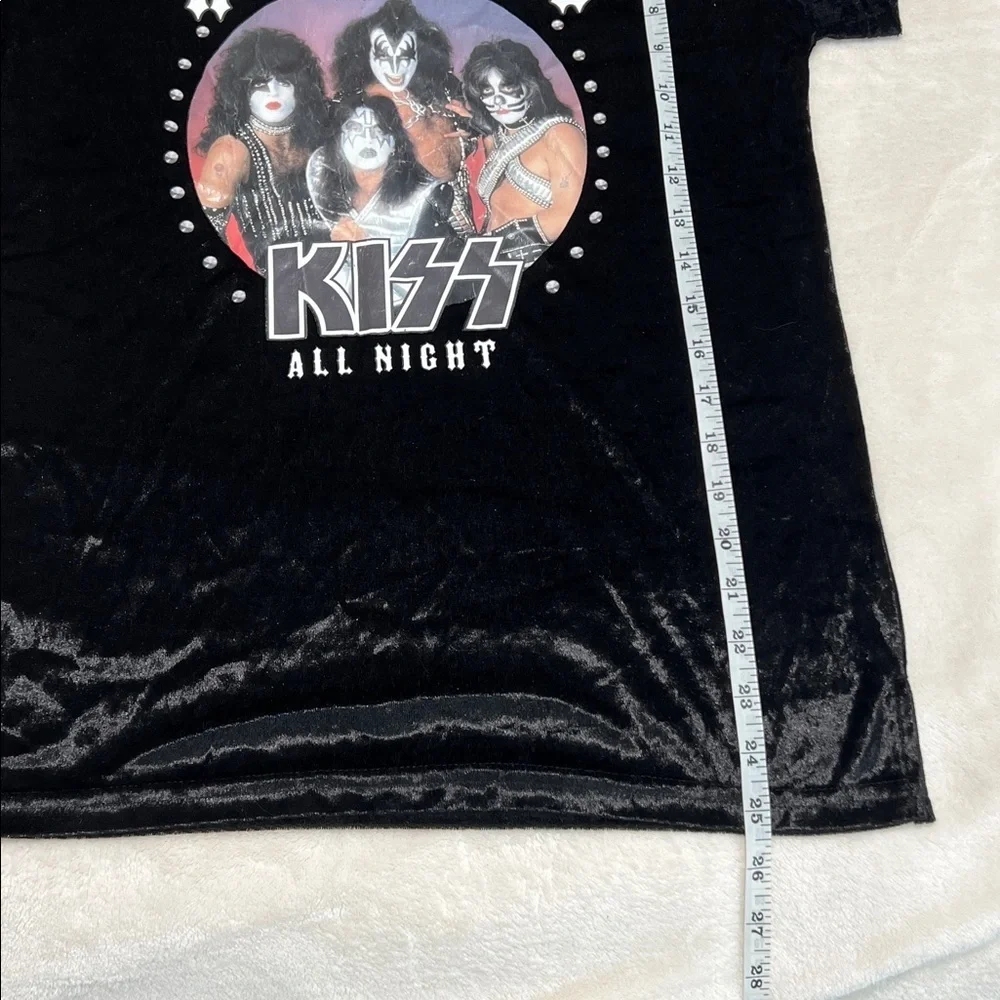 KISS Rock & Roll All Night Crushed Velvet Graphic Tee – Size M - Picture 6 of 7